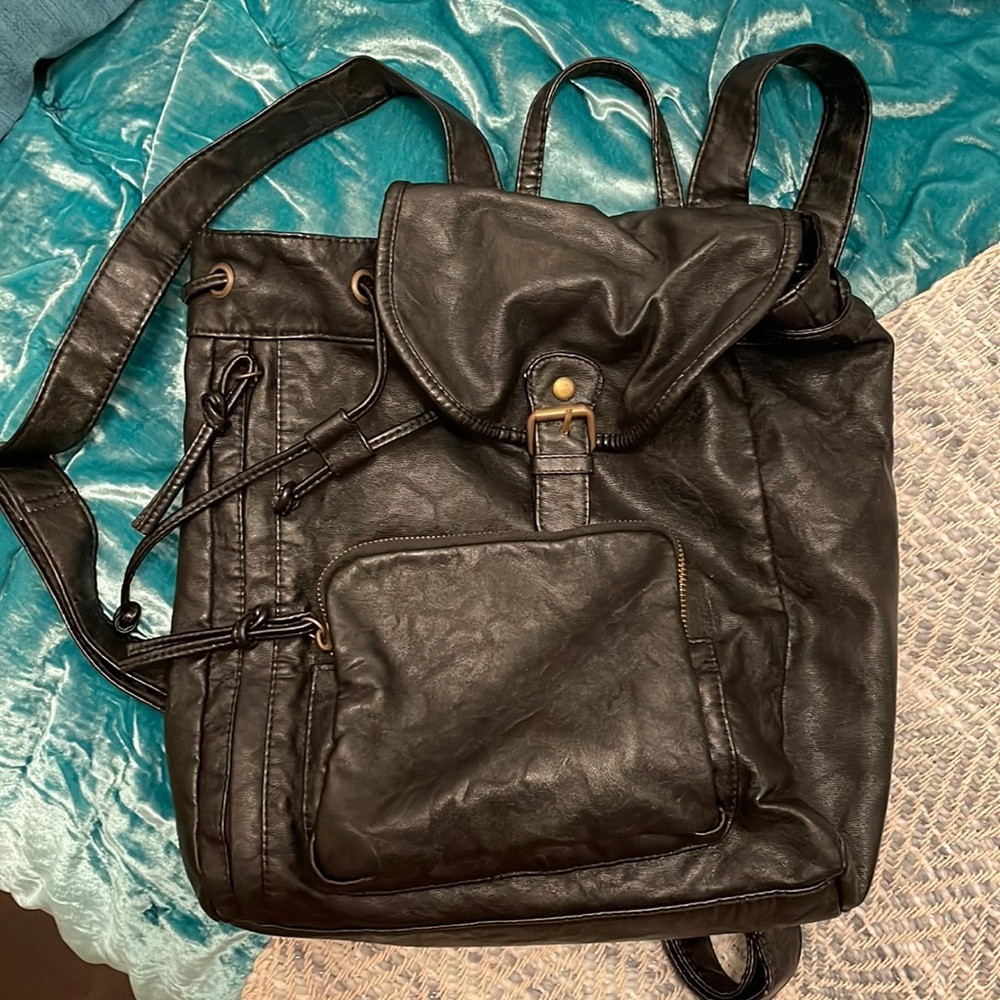 Bueno Back-pack Purse